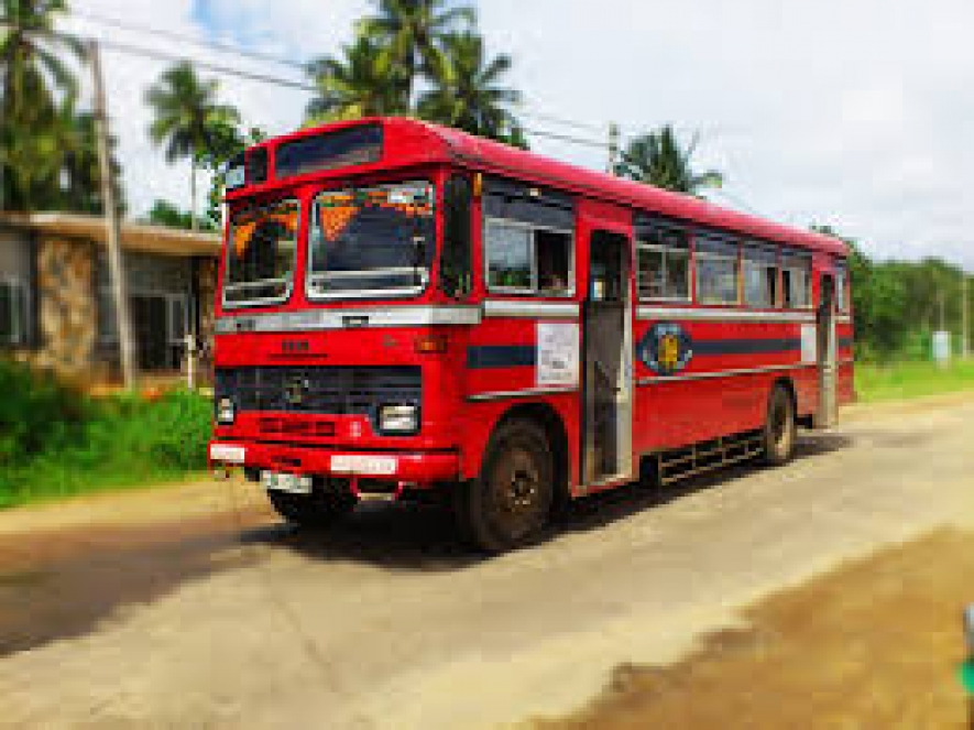 பேருந்தை செலுத்தியவாறே சாரதி உயிரிழப்பு