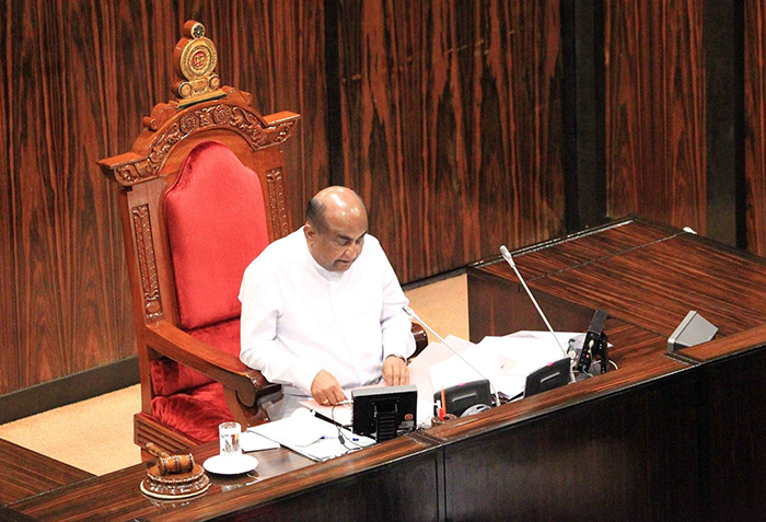 உயர்நீதிமன்றின் தீர்மானத்தை பாராளுமன்றில் அறிவிப்பு