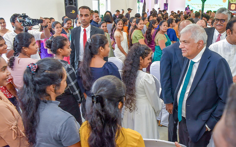 நஷ்டத்தில் இயங்கும் அரச நிறுவனங்களை மறுசீரமைப்பதால் நாட்டுக்கு கிடைக்கும் நிதி கல்வி மற்றும் சுகாதாரத்திற்கு வழங்கப்படும் !