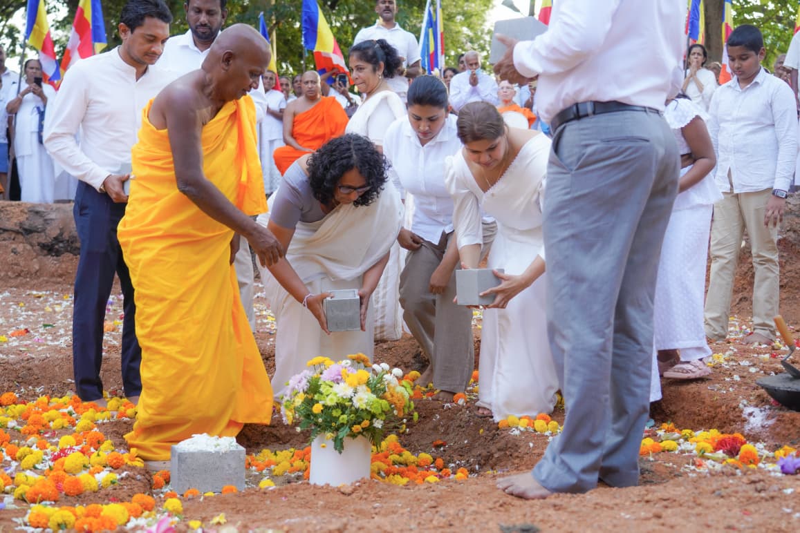 வரலாற்றுச் சிறப்புமிக்க கோட்டை ரஜமகா விகாரையில் நிர்மாணிக்கப்படும் “சத்மஹால் சதஹம் மந்திரய” கட்டிடத்திற்கான மங்கள அடிக்கல் நாட்டும் விழாவில் பிரதமர் பங்கேற்பு