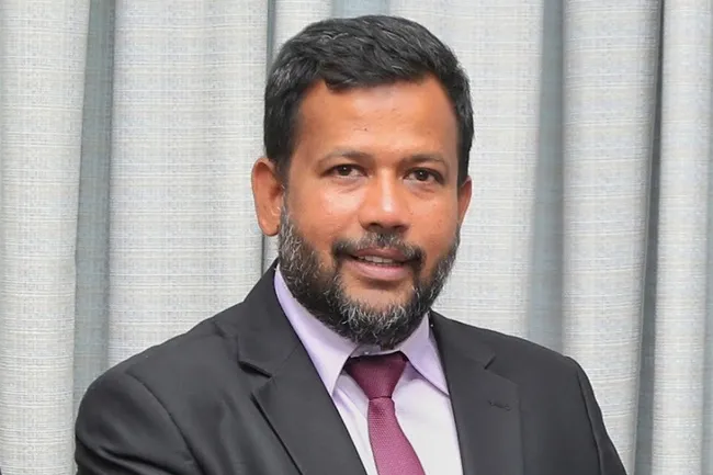 ரிஷாட் இலஞ்ச ஒழிப்பு ஆணைக்குழுவில் ஆஜர்