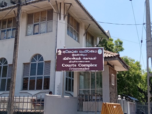 திருகோணமலை புத்தர் சிலை விவகாரம் ; பலங்கொட கஸ்ஸப தேரர் உட்பட 10 சந்தேகநபர்கள் நீதிமன்றில் முன்னிலை