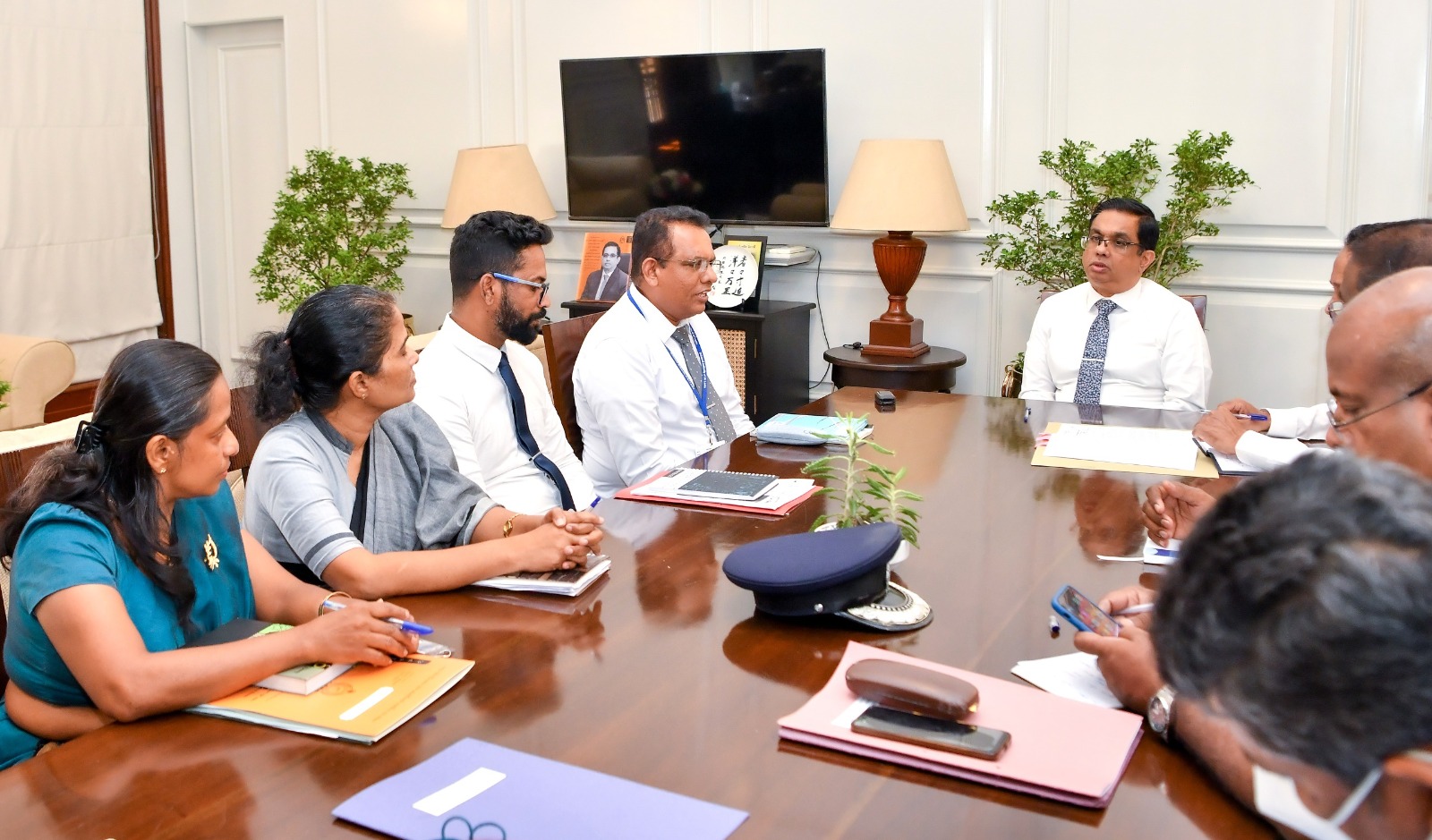 ‘முழு நாடுமே ஒன்றாக’ தேசிய செயற்பாட்டில் மகாவலி இளைஞர் படையணியை இணைத்துக்கொள்வது குறித்த கலந்துரையாடல்