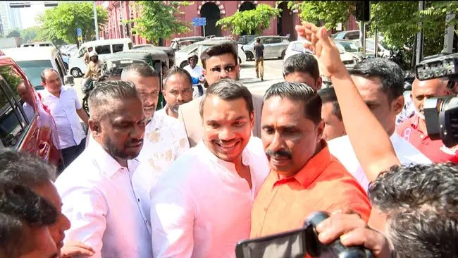 நாமல் ராஜபக்ஷ CIDயிலிருந்து வெளியேறினார்