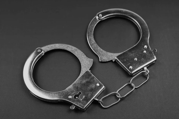 நாடளாவிய ரீதியில் விசேட சுற்றிவளைப்பு ; 878 பேர் கைது