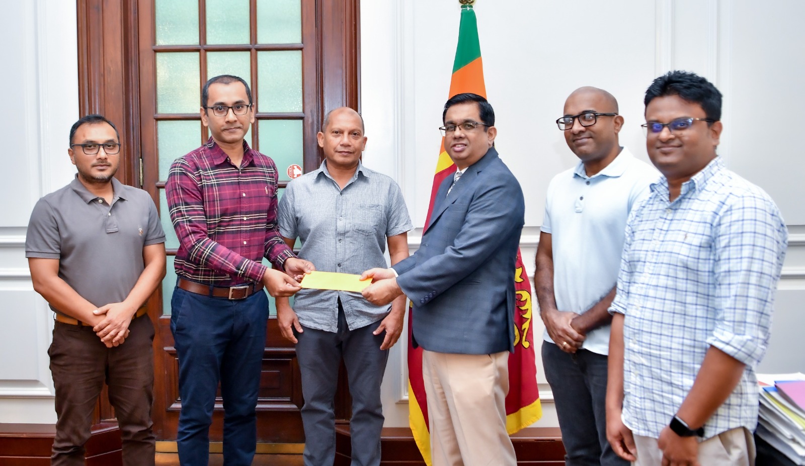 ‘Rebuilding Sri Lanka’ நிதியத்திற்கு MARKS AND SPENCER PLC இனால் நிதி நன்கொடை