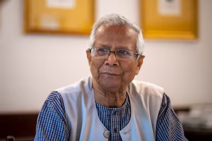 வங்கதேச இடைக்கால தலைவர் பதவியை ராஜினாமா செய்தார் முகமது யூனுஸ்