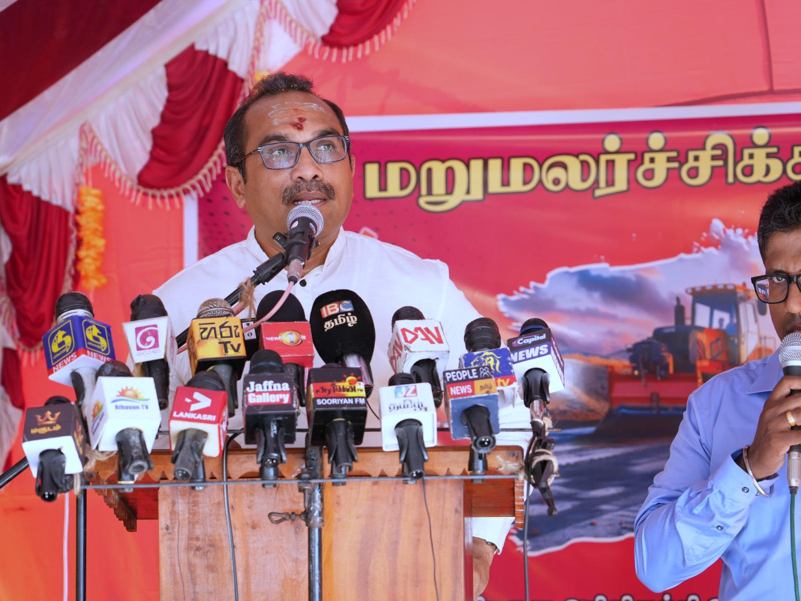 போர்ப் பதற்றம் இன்னும் இரண்டு மாதங்களுக்கு மேல் தொடருமாக இருந்தால் நாம் முன்னெடுக்கும் அபிவிருத்திப் பணிகளிலும் தாக்கத்தை ஏற்படுத்தும்