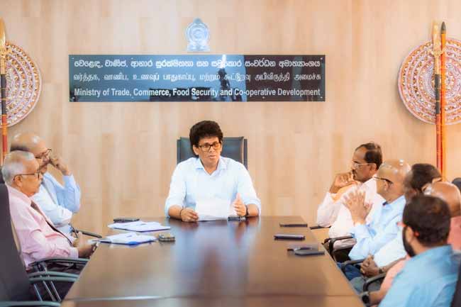 விலை அதிகரிப்பு குறித்து ஆராய பேக்கரி உரிமையாளர்கள்                          வர்த்தக அமைச்சுக்கு அழைப்பு