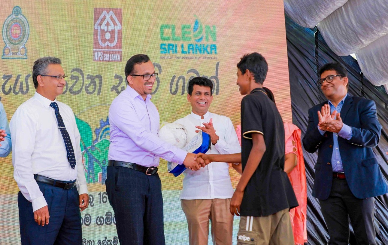 ‘கிளீன் ஸ்ரீலங்கா’ மற்றும் தேசிய உற்பத்தித்திறன் செயலகத்தின் வழிகாட்டலில் 322 சமூக உற்பத்தித்திறன் மாதிரி கிராமங்கள் உருவாக்கம்