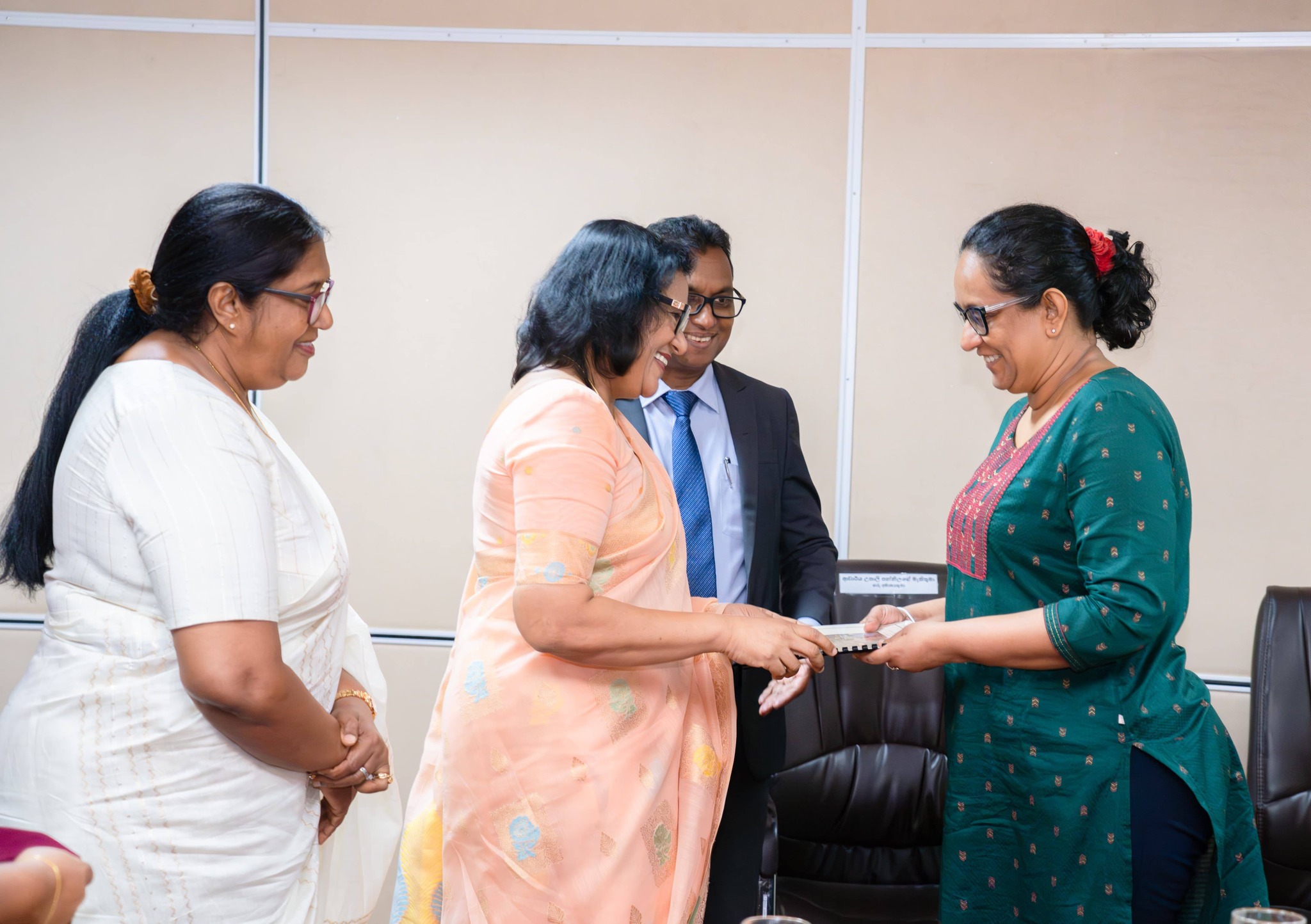 ​நவீன வசதிகளுடன் நிர்மாணிக்கப்பட்ட ‘Silver Age Center’ முதியோர் பராமரிப்பு, பயிற்சி மற்றும் ஆராய்ச்சி மையம் திறந்து வைப்பு