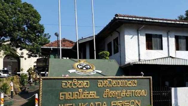 மெகசின் சிறைக் கைதி மரணம்                               – சிறைச்சாலை தலைமை அதிகாரியும் பெண் அதிகாரியும் கைது