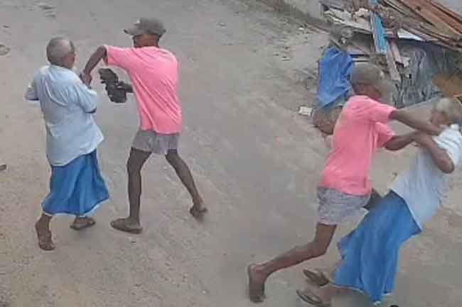 தெஹிவளையில் கூலித்தொழிலாளியான முதியவரைத் தாக்கி  பாக்கெட்டிலிருந்து 2100 ரூபாயை கொள்ளையடித்த வாலிபர் கைது