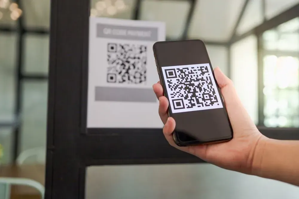 எரிபொருள் விநியோகத்தில் QR முறை தொடரும் என நிதி மற்றும் திட்டமிடல் பிரதி அமைச்சர் அறிவிப்பு எரிபொருள் விநியோகத்தில் QR முறை தொடரும் என நிதி மற்றும் திட்டமிடல் பிரதி அமைச்சர் அறிவிப்பு