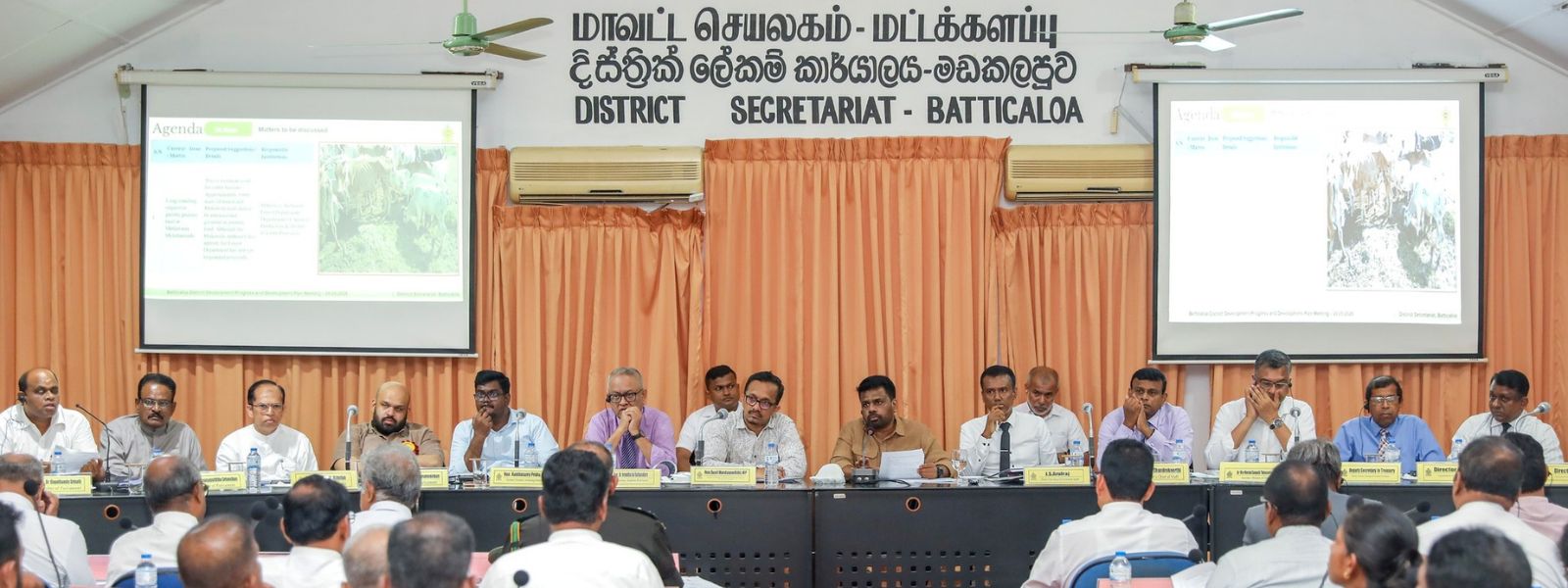 மட்டக்களப்பில் கிராமிய வீதிகள், நீர் மற்றும் கழிவு முகாமைத்துவத்திற்கு வரவுசெலவுத் திட்டத்தில் முன்னுரிமை – ஜனாதிபதி உறுதி மட்டக்களப்பில் கிராமிய வீதிகள், நீர் மற்றும் கழிவு முகாமைத்துவத்திற்கு வரவுசெலவுத் திட்டத்தில் முன்னுரிமை – ஜனாதிபதி உறுதி