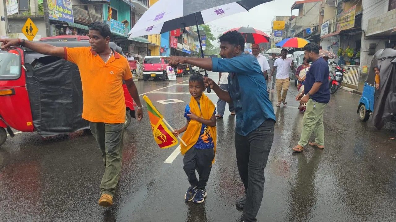 மலையக மக்களின் காணி உரிமைக்காக 7 வயது சிறுவனின் நடைபயணம்