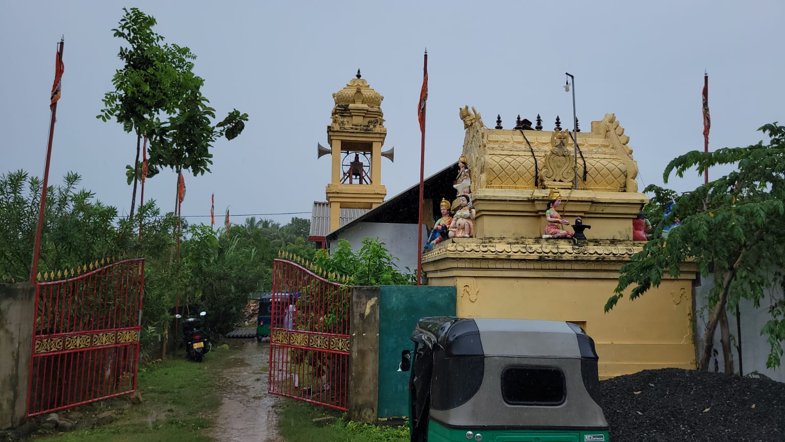 ஆலய பூசகரை கட்டிவைத்துக் கொள்ளை