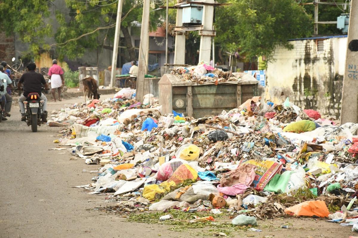 பண்டிகைக் காலங்களில் கொழும்பில் குவியும் குப்பைகள் !